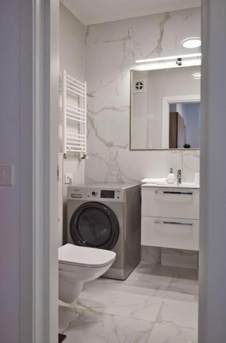 Eliza'S Apartment By Oasis Homes Oradea Εξωτερικό φωτογραφία
