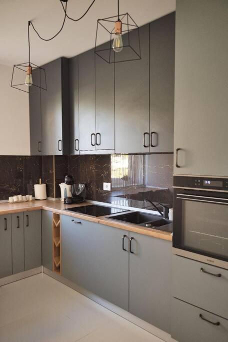 Eliza'S Apartment By Oasis Homes Oradea Εξωτερικό φωτογραφία